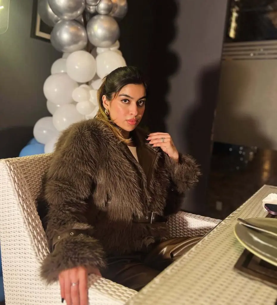 Palak Makkar calligraphy artist