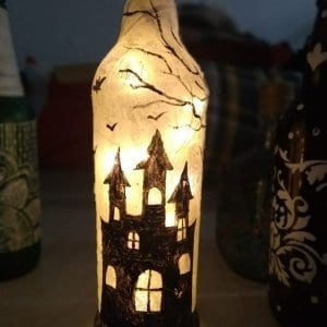 Hogwart Themed Painted Bottle by Batliwali
