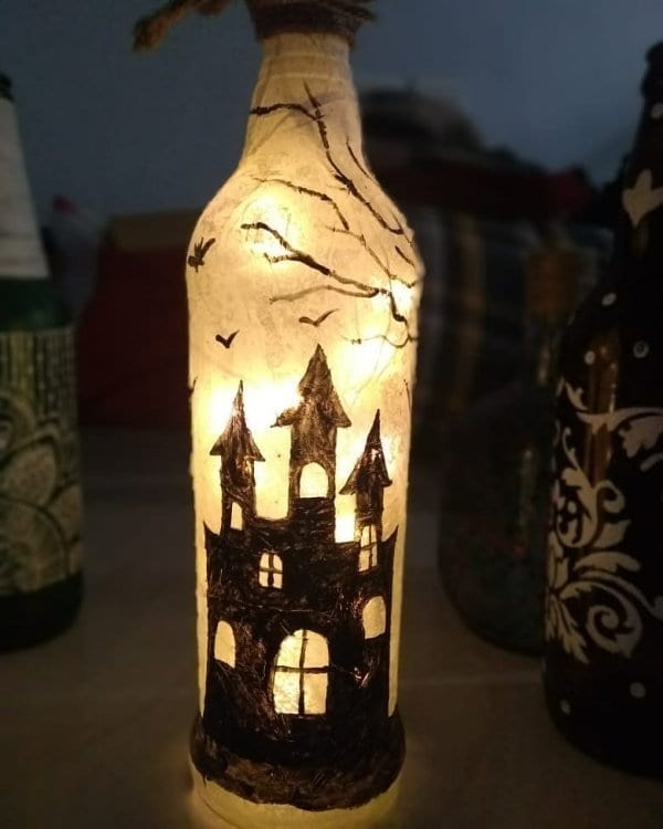 Hogwart Themed Painted Bottle by Batliwali