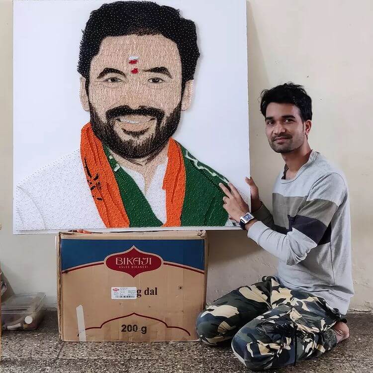 String art portrait of politician Krishna Reddy by String Artist Rahul Thakare.